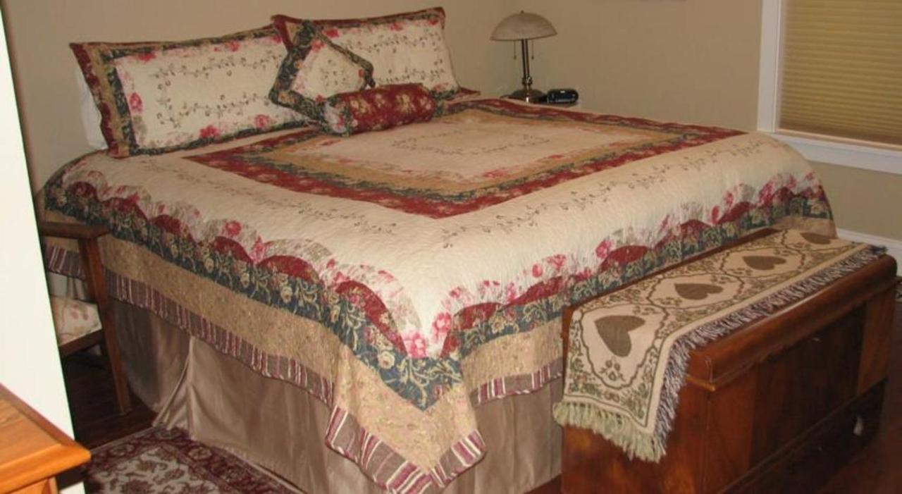 Chesterfield Inn Kelowna Kamer foto
