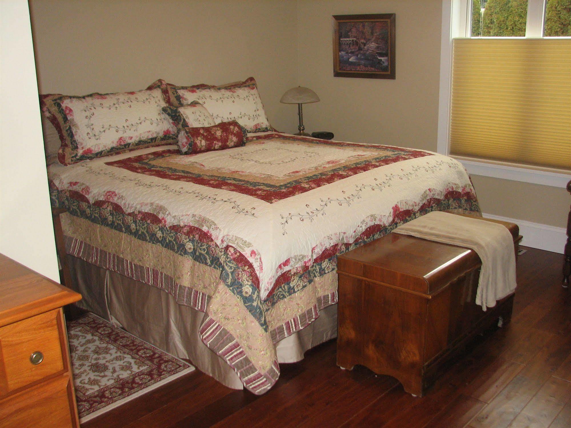 Chesterfield Inn Kelowna Buitenkant foto